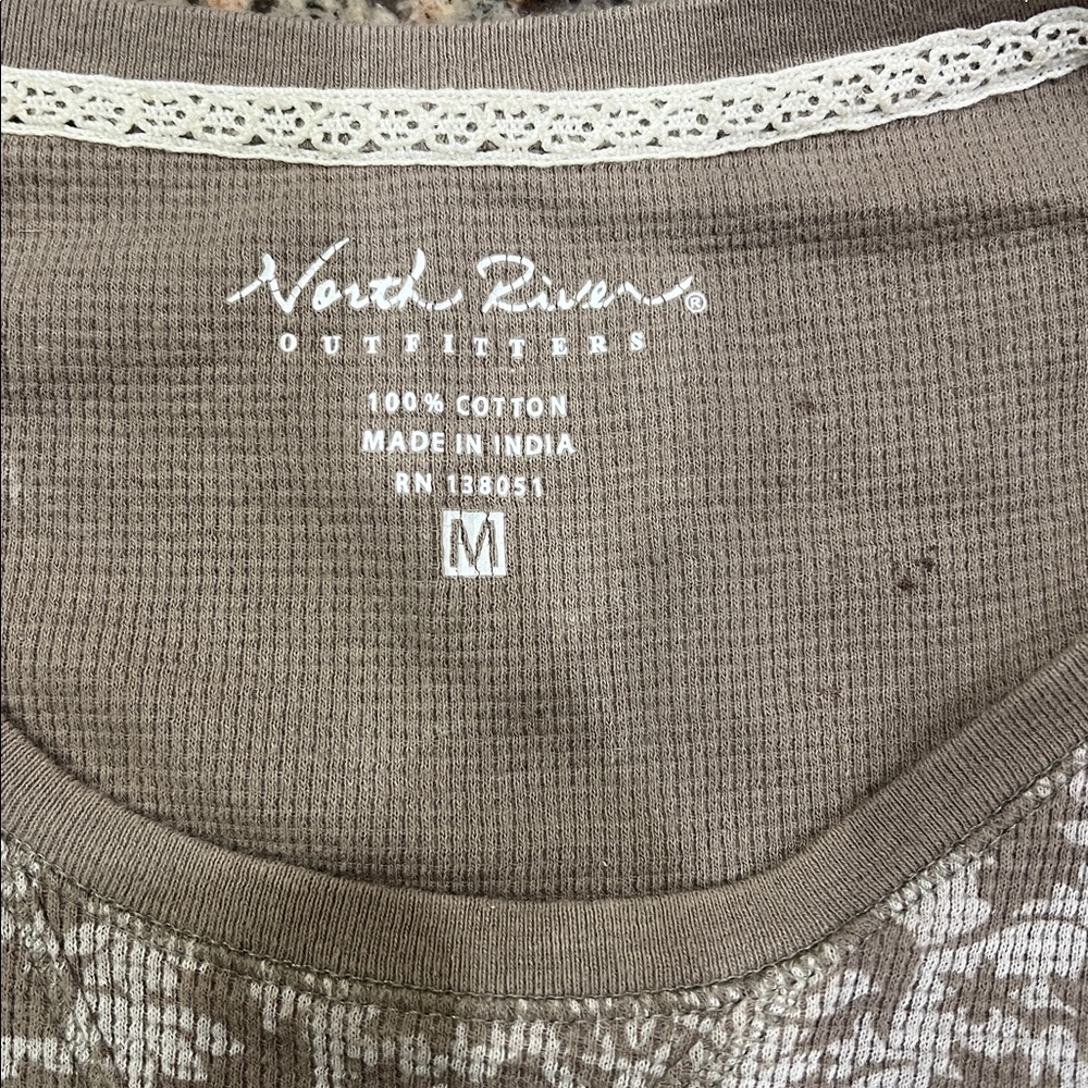 Chic Beige Patterned Long Sleeve Top - image 4